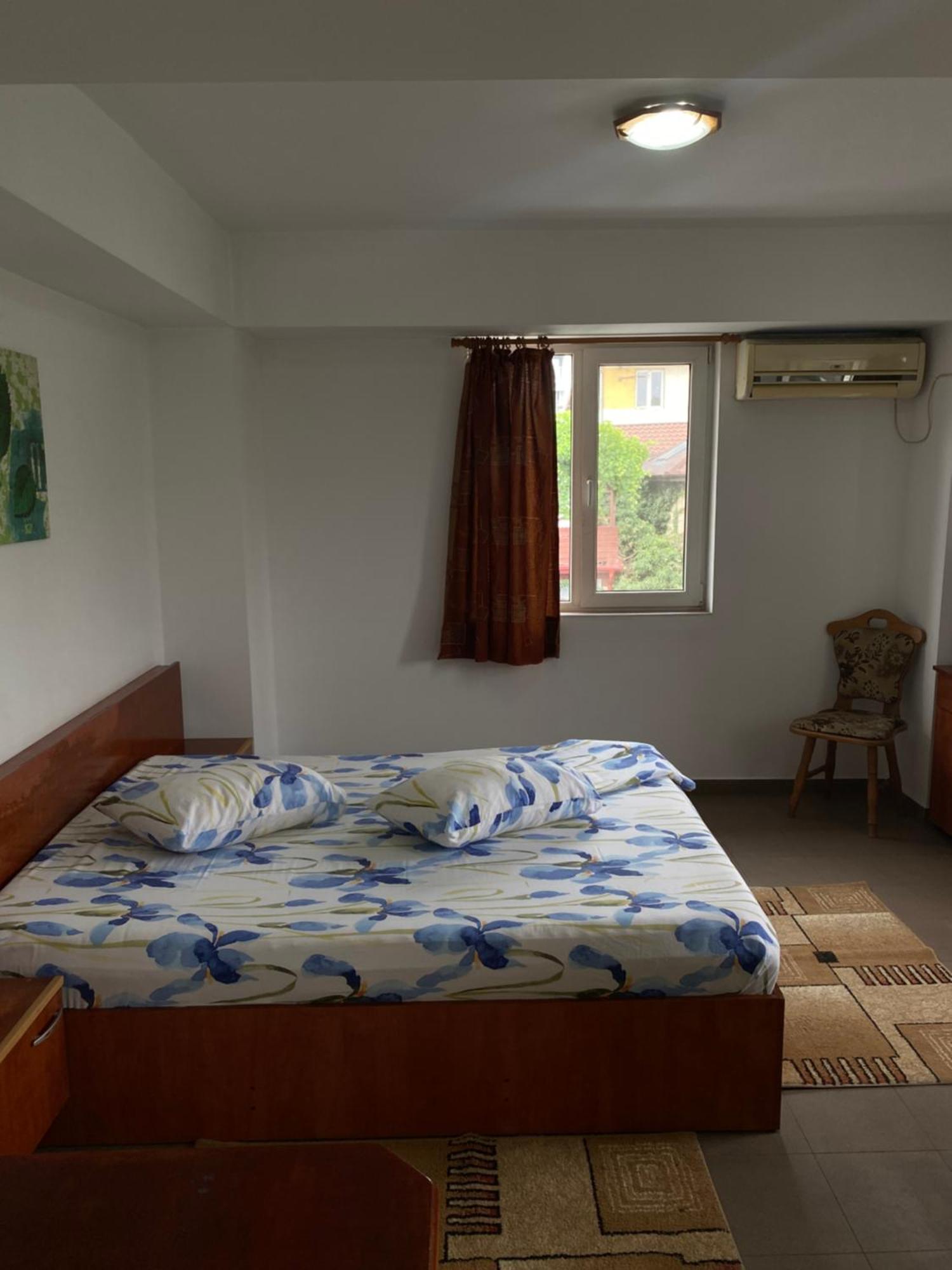 Quiet Garden Ground Floor Apartment Bukares Bagian luar foto