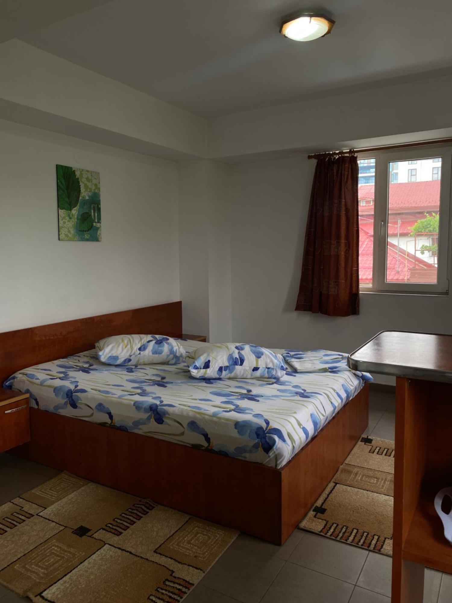 Quiet Garden Ground Floor Apartment Bukares Bagian luar foto
