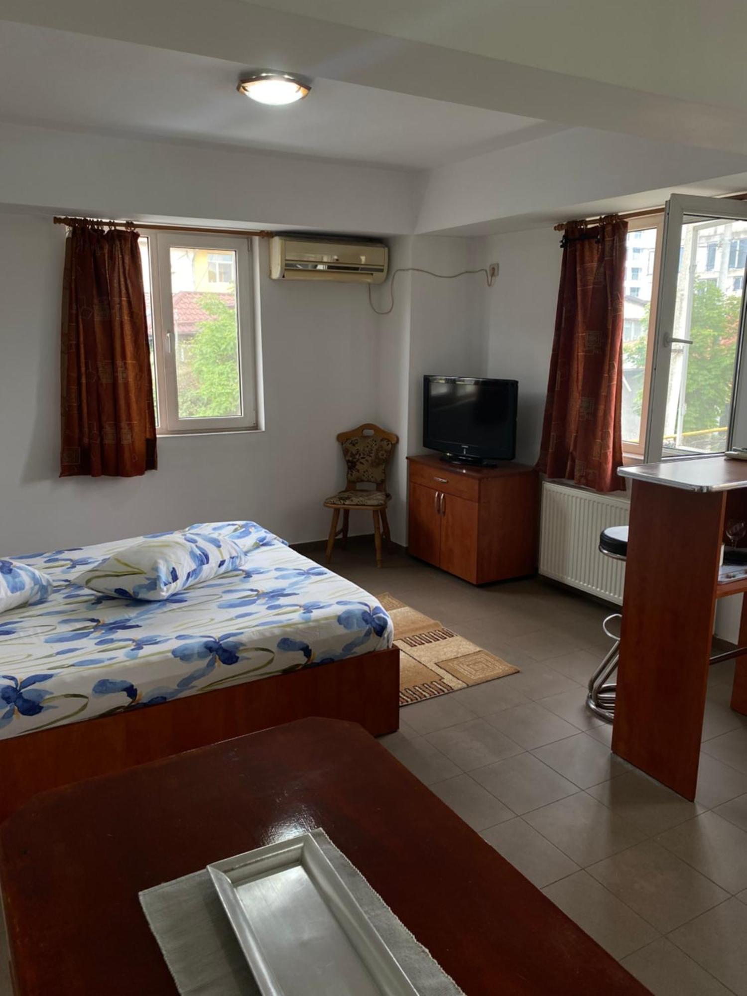 Quiet Garden Ground Floor Apartment Bukares Bagian luar foto